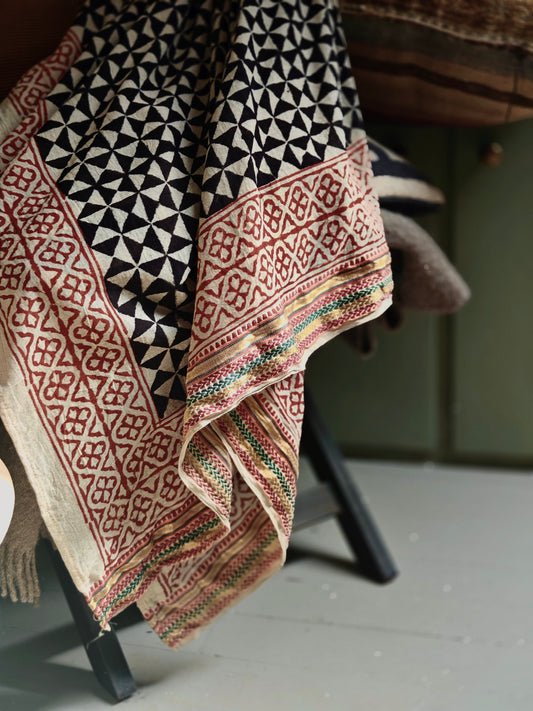 Pareo Blockprint Checked Border