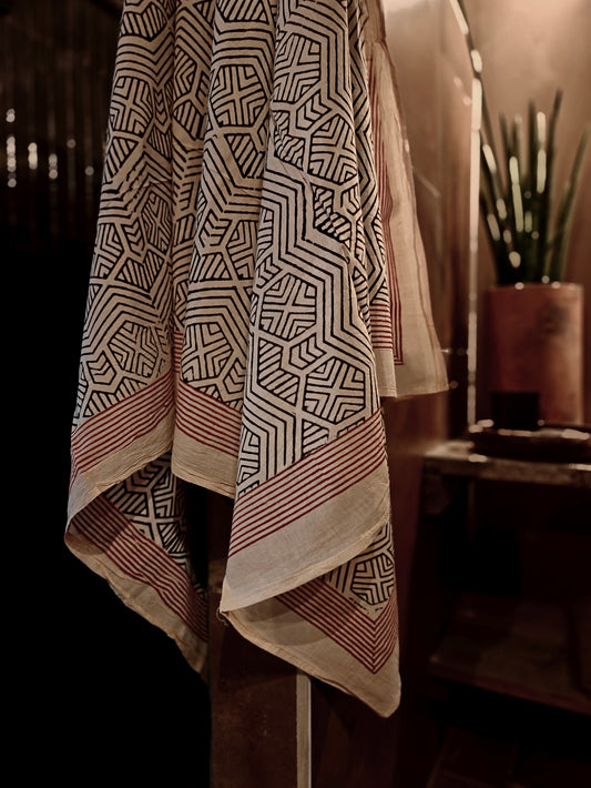 Pareo Blockprint Red Lines
