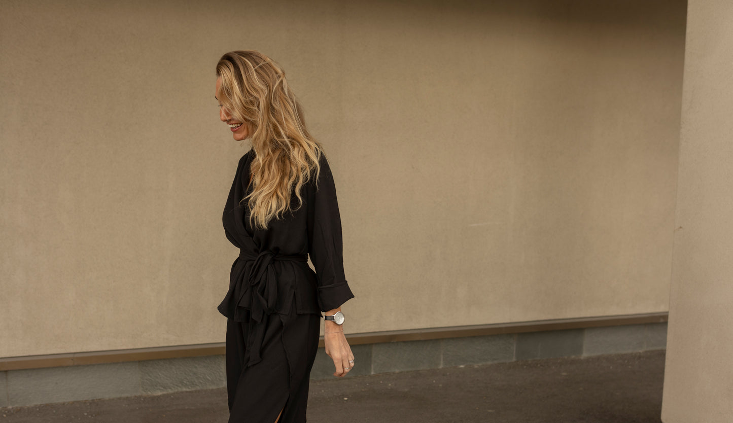 The Madrid Wrap Top Black