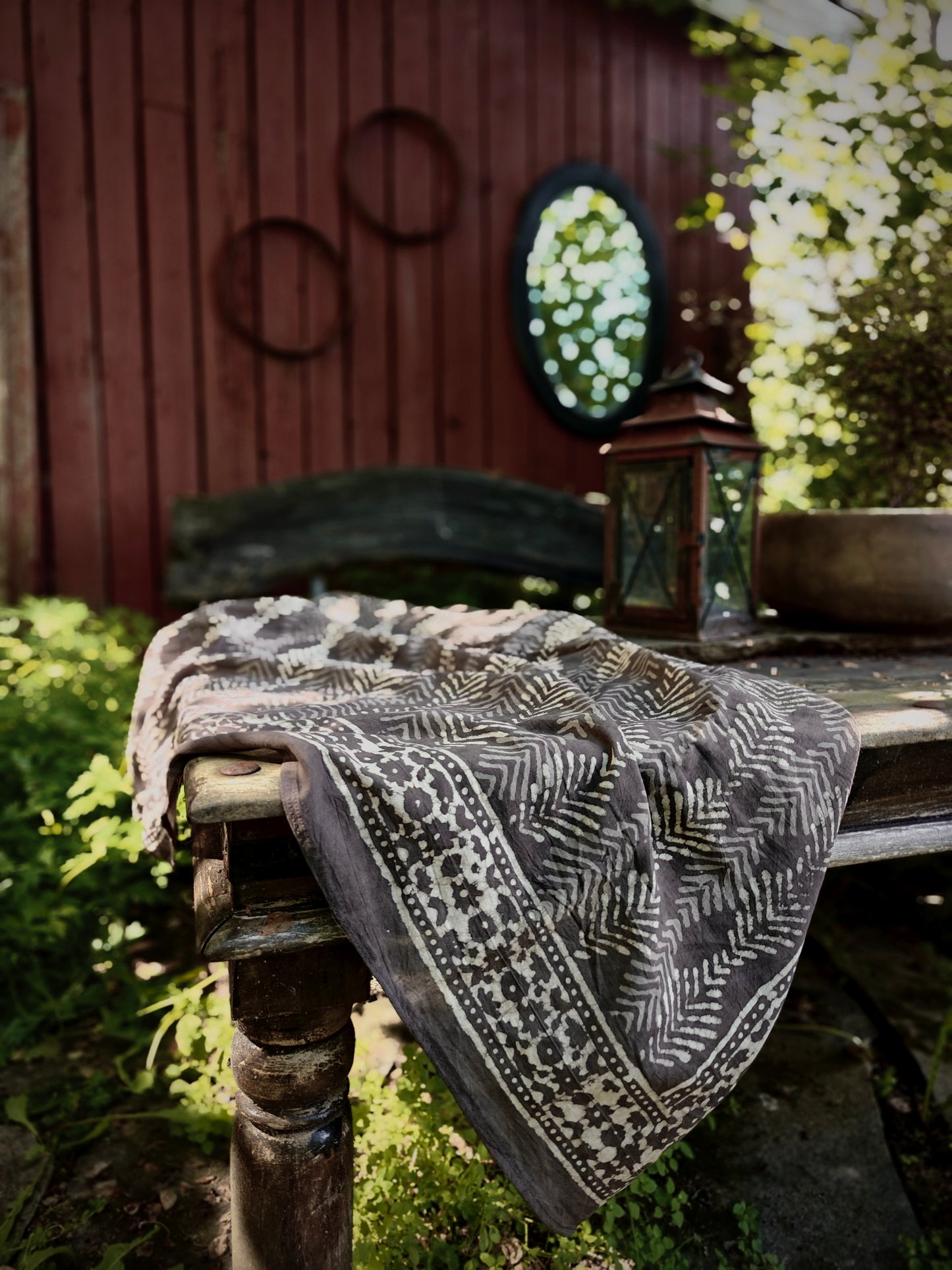 Pareo Blockprint Grey Leaves