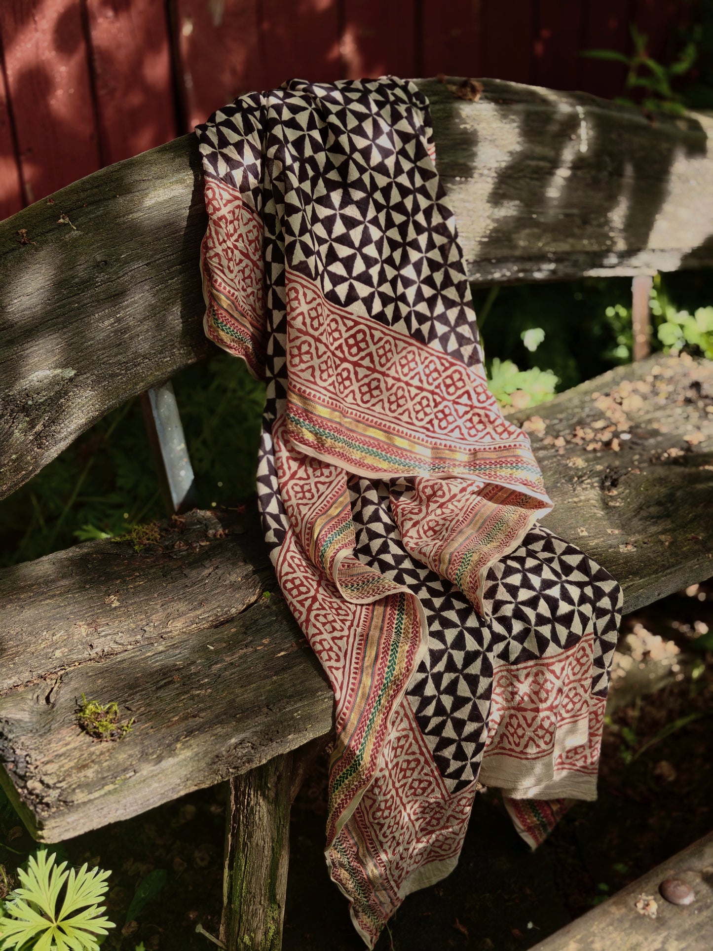 Pareo Blockprint Checked Border