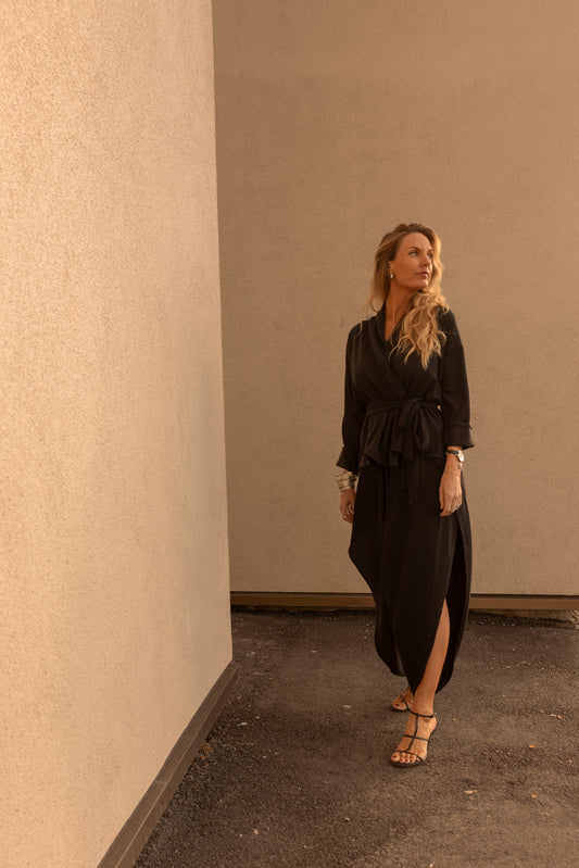 The Madrid Wrap Top Black